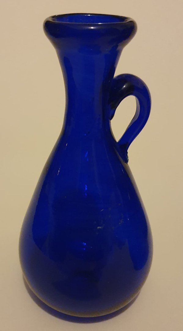Pear-shaped, flared necked blue vase